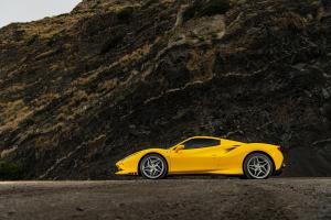 Ferrari F8 Spider 2019 года 